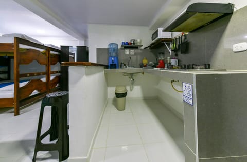 Family Studio, Kitchenette | Private kitchen