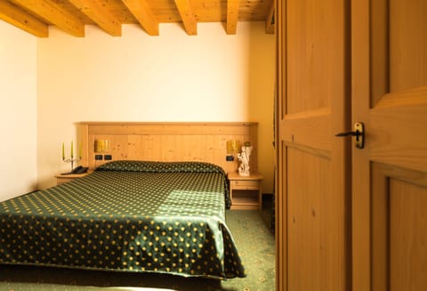 Minibar, desk, blackout drapes, soundproofing