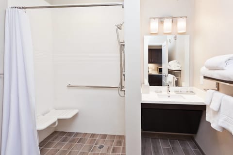 Suite, 1 Bedroom | Bathroom | Combined shower/tub, free toiletries, hair dryer, towels