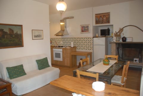 Standard Apartment, 2 Bedrooms, Fireplace, Garden Area | Private kitchenette | Fridge, stovetop, coffee/tea maker, electric kettle