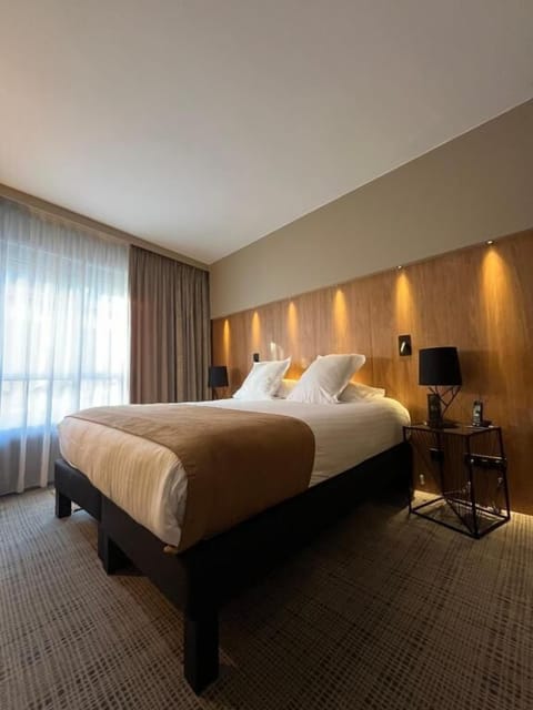 Twin Room | Premium bedding, minibar, in-room safe, desk