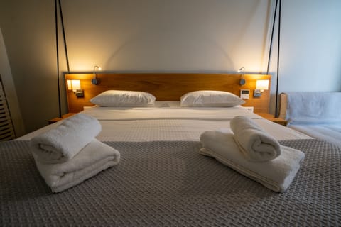 Studio Suite, Private Pool (Excelsior) | In-room safe, iron/ironing board, free WiFi