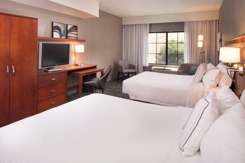 Premium bedding, in-room safe, desk, laptop workspace