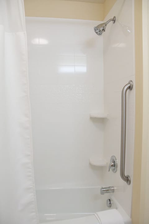 Suite, Multiple Beds, Non Smoking | Bathroom shower