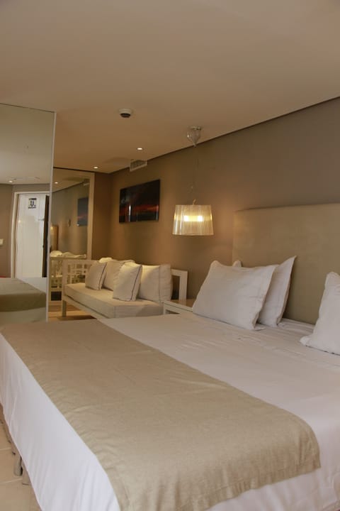 Junior Suite | Premium bedding, minibar, in-room safe, desk