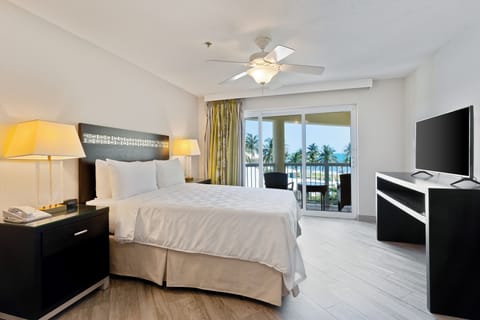 One Bedroom King Suite - Ocean View | In-room safe, iron/ironing board, rollaway beds, free WiFi