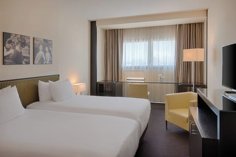 Minibar, in-room safe, desk, laptop workspace