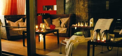 Couples treatment rooms, sauna, hot tub, steam room, Turkish bath