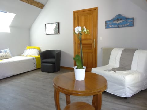 Premium Suite, Private Bathroom, Garden View (Suite Mer) | 1 bedroom, Egyptian cotton sheets, premium bedding, memory foam beds