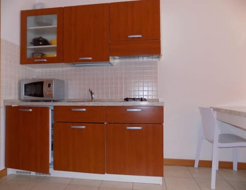 Economy Studio | Private kitchenette