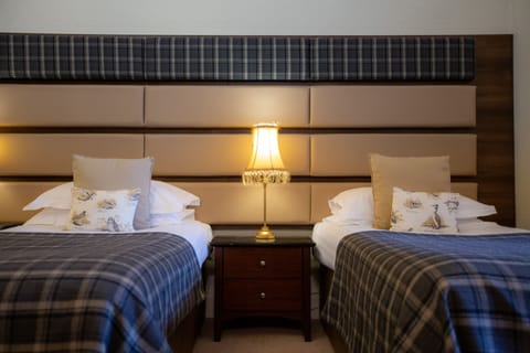 Junior Suite | Laptop workspace, blackout drapes, iron/ironing board, free WiFi