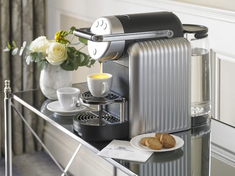 Deluxe Double Room | Coffee and/or coffee maker