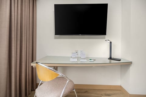 Standard Double Room | In-room safe, desk, laptop workspace, blackout drapes