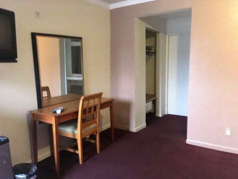 Room, 1 Queen Bed, Microwave | In-room safe, desk, free WiFi