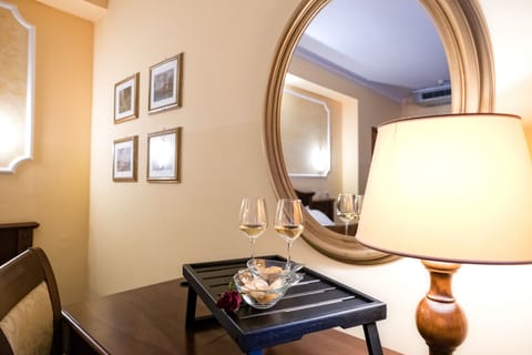 Minibar, in-room safe, desk, iron/ironing board