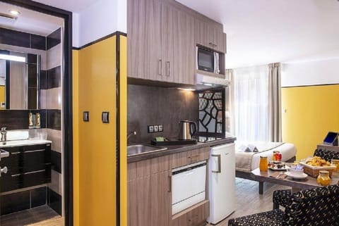 Studio, Kitchen | Private kitchen | Espresso maker, electric kettle