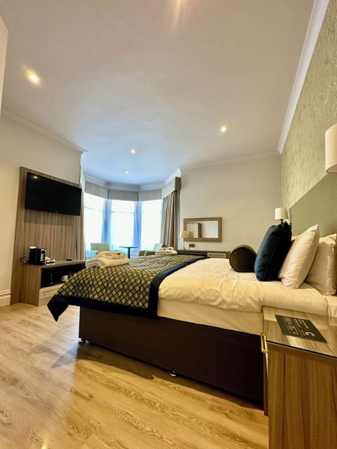 Deluxe Double Room | Premium bedding, desk, laptop workspace, iron/ironing board