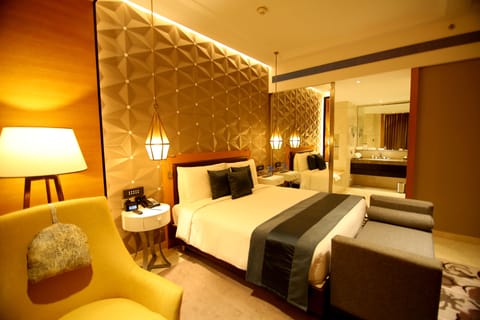 Junior Suite | Premium bedding, minibar, in-room safe, desk