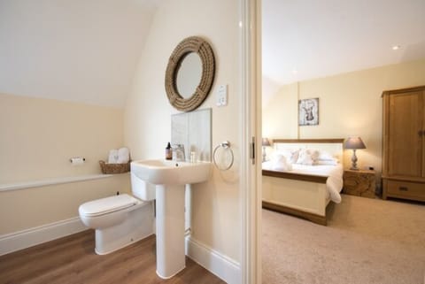 Standard Double Room, 1 Bedroom (Deer) | Bathroom | Deep soaking tub, free toiletries, hair dryer, towels