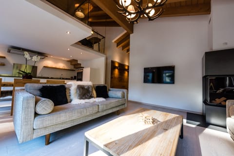 Stelle 12 - Three-Bedroom Apartment with gallery (top floor) | Living area | Flat-screen TV, DVD player