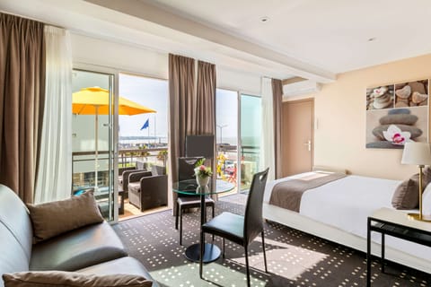 Junior Suite, 1 King Bed, Terrace, Sea View (with Sofabed) | Premium bedding, Select Comfort beds, in-room safe, desk