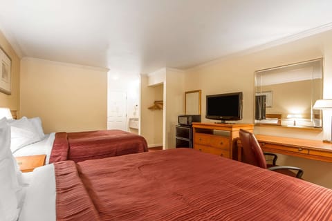 In-room safe, iron/ironing board, free WiFi, bed sheets