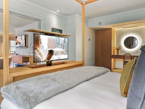 Presidential Suite, 1 King Bed | Hypo-allergenic bedding, minibar, in-room safe, desk