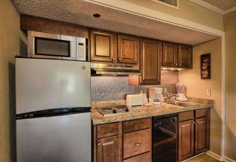 Villa | Private kitchenette | Fridge, microwave, stovetop, dishwasher