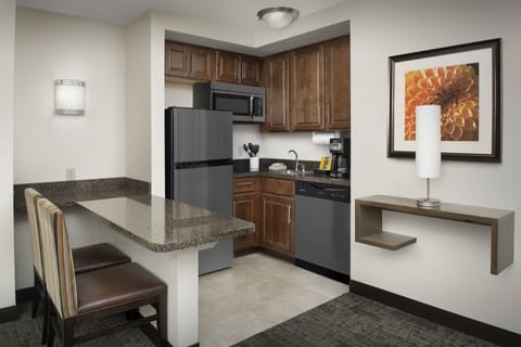 Suite, 1 Bedroom, Kitchen | Private kitchen | Fridge, microwave, coffee/tea maker, cookware/dishes/utensils