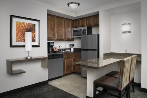 Suite, 1 Bedroom, Kitchen | Private kitchen | Fridge, microwave, coffee/tea maker, cookware/dishes/utensils