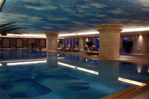 Indoor pool, sun loungers