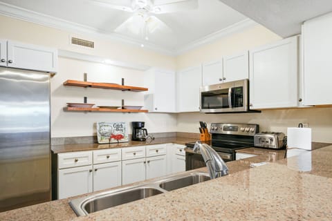 Condo, 3 Bedrooms, 2 Bathrooms, Sea View (Heron 608) | Private kitchen | Fridge, microwave, oven, stovetop