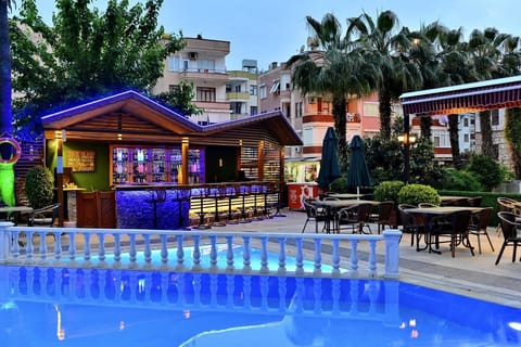 Poolside bar