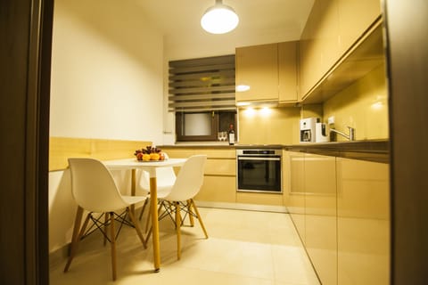 Deluxe Apartment | 1 bedroom, premium bedding, in-room safe, desk