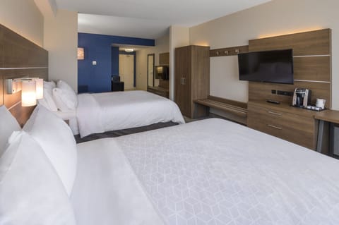 Suite, Multiple Beds | Egyptian cotton sheets, premium bedding, pillowtop beds, in-room safe