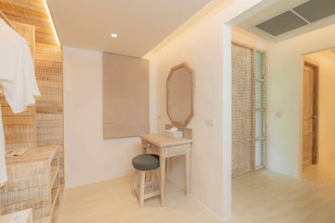 Sea View Pool Villa | Minibar, in-room safe, desk, free cribs/infant beds