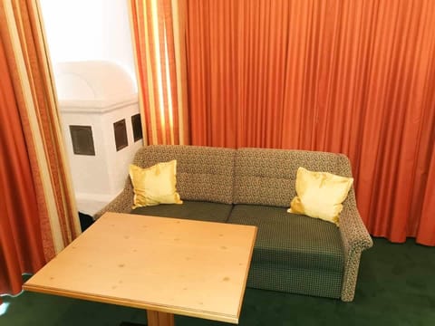 32-inch flat-screen TV with cable channels, TV