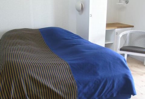 Double Room | Desk, free cribs/infant beds, rollaway beds, free WiFi
