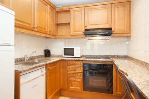 Apartment, 1 Bedroom, Balcony | Private kitchenette | Full-size fridge, microwave, oven, stovetop