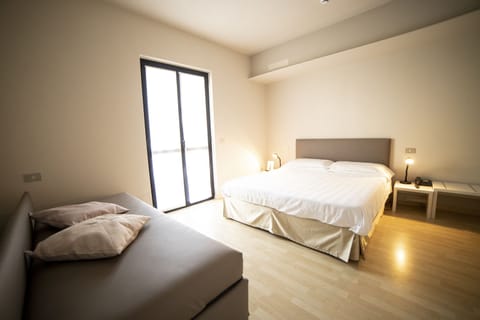 In-room safe, free WiFi