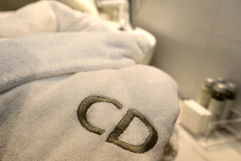 Superior Room | Bathroom | Separate tub and shower, free toiletries, hair dryer, bathrobes