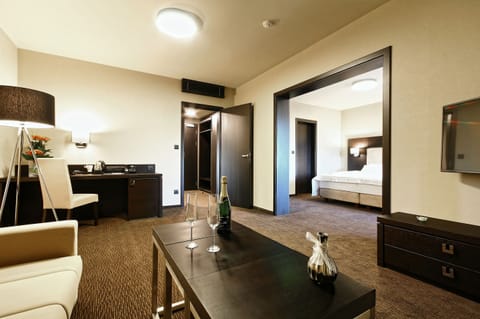 Suite | Living room | 80-inch LCD TV with satellite channels, TV