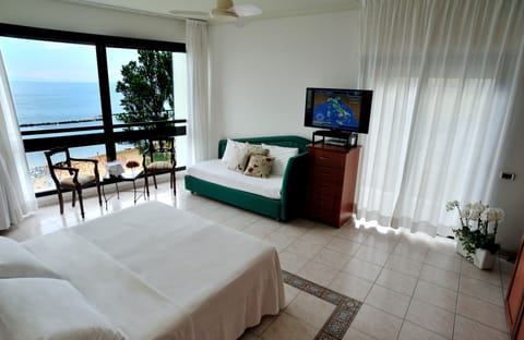 Junior Studio Suite, Multiple Beds, Balcony, Sea View | Premium bedding, minibar, in-room safe, desk