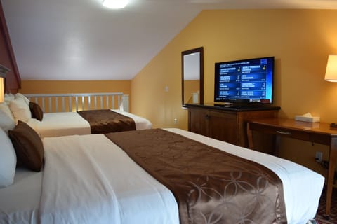 Deluxe Suite 2 King Beds Kitchenette No Pets | Desk, laptop workspace, iron/ironing board, free WiFi