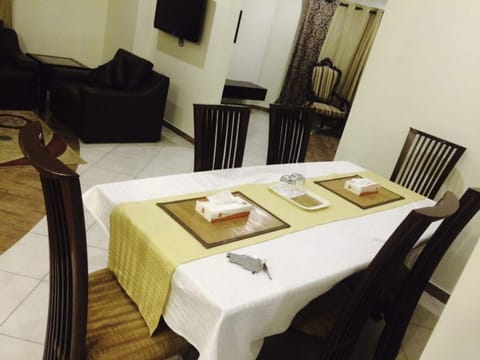 Executive Room | In-room dining