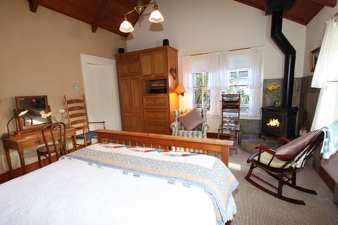 Comfort Double Room, 1 King Bed, Fireplace | Iron/ironing board, free WiFi