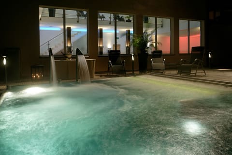 Indoor pool, outdoor pool