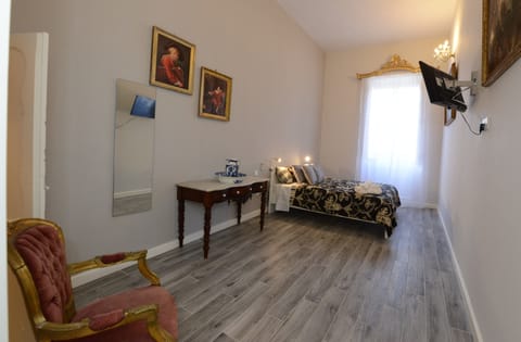 Standard Room (King) | 1 bedroom, free WiFi