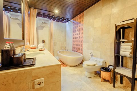 Superior Bungalow | Bathroom | Separate tub and shower, free toiletries, hair dryer, bathrobes