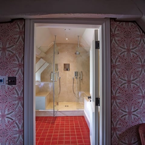 Premium bedding, in-room safe, individually decorated